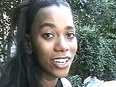 Hot ebony that loves oral